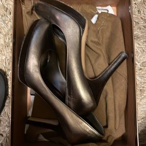 Gucci metallic Bronze pumps